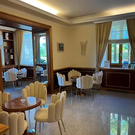 德拉托雷酒店 3*