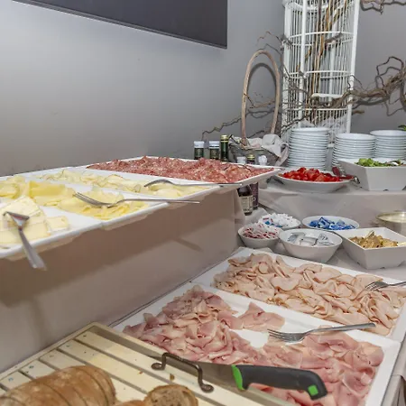 酒店 德拉托雷酒店 3*